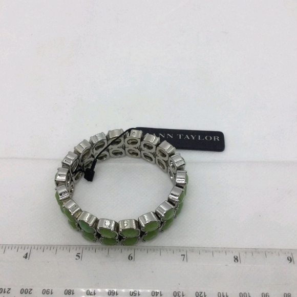 Ann Taylor Green Rhinestone Stretch Bracelet NWT - Picture 3 of 3